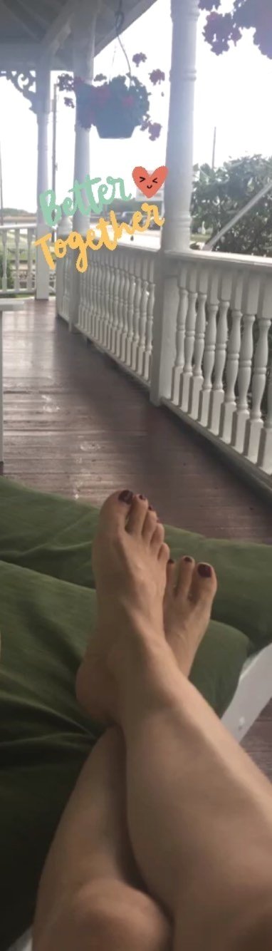 Rachel-Bilson-Feet-4290326.jpg