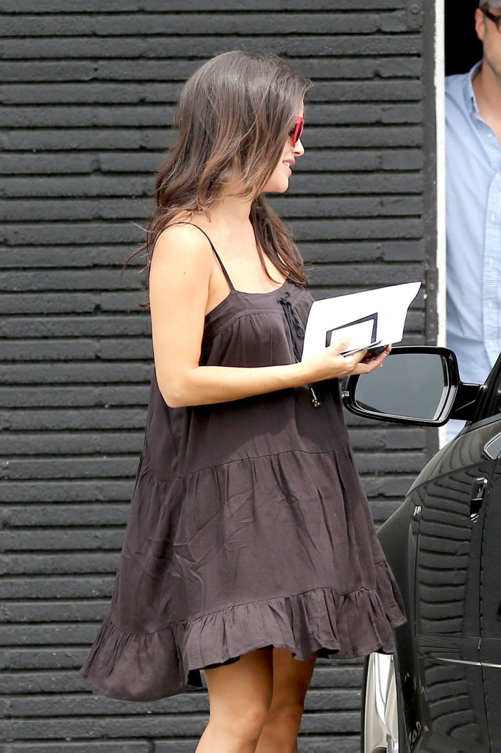 rachel-bilson-out-and-about-in-west-hollywood-0208_13.jpg