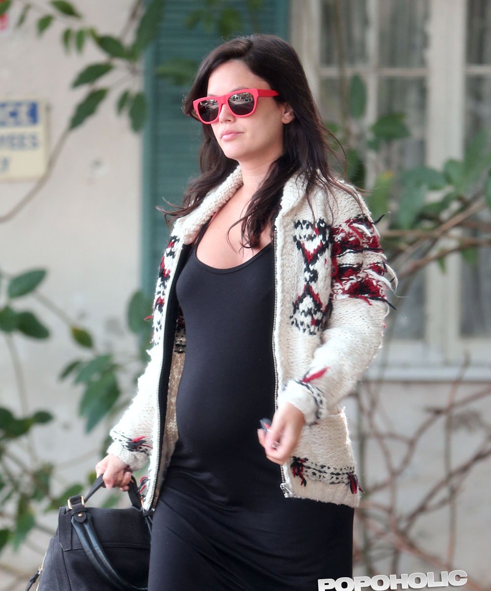 rachel-bilson-preg-augs-02.jpg