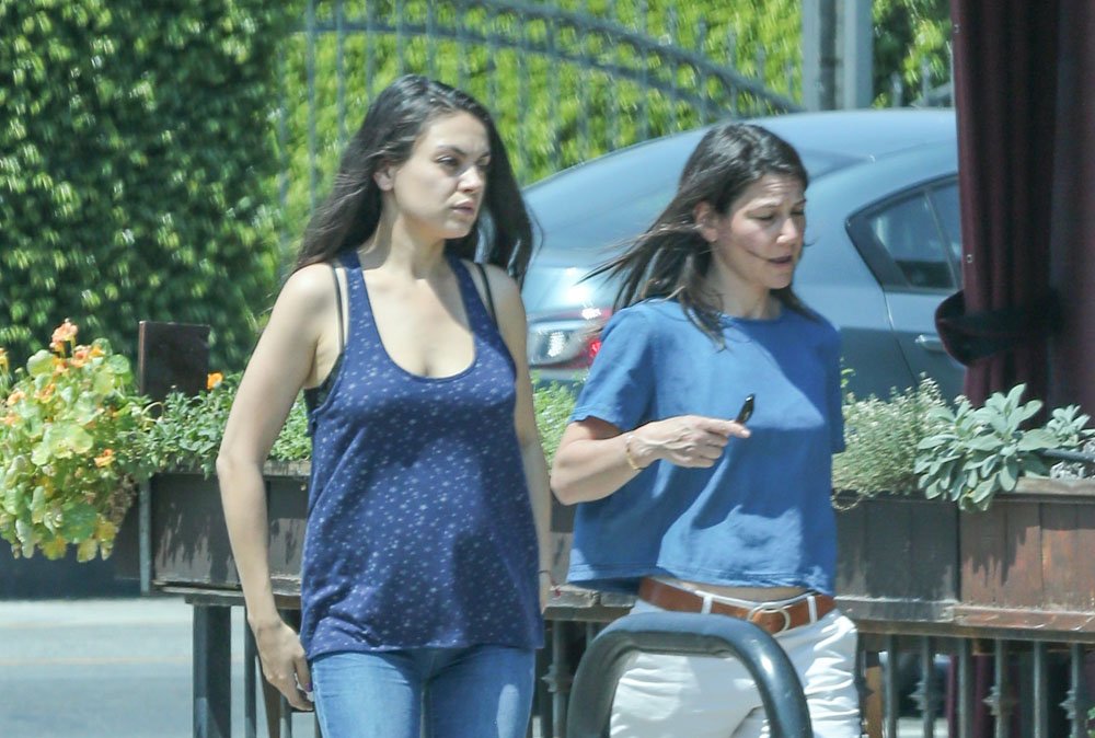 mila-kunis-blue-blue-mid-june-02.jpeg