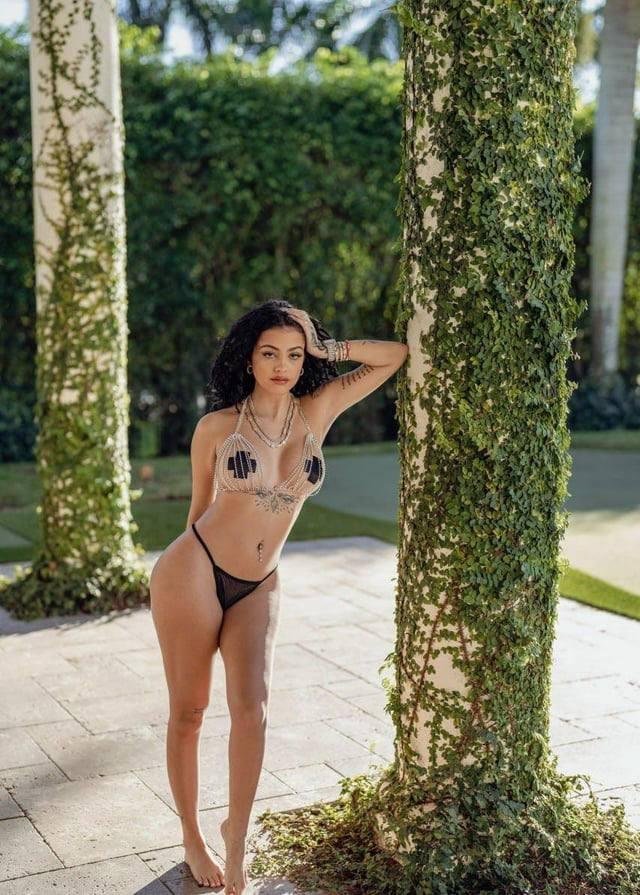 malu_trevejo_nude_nipple_pasties_onlyfans_set_leaked-ZAQEJK.jpg