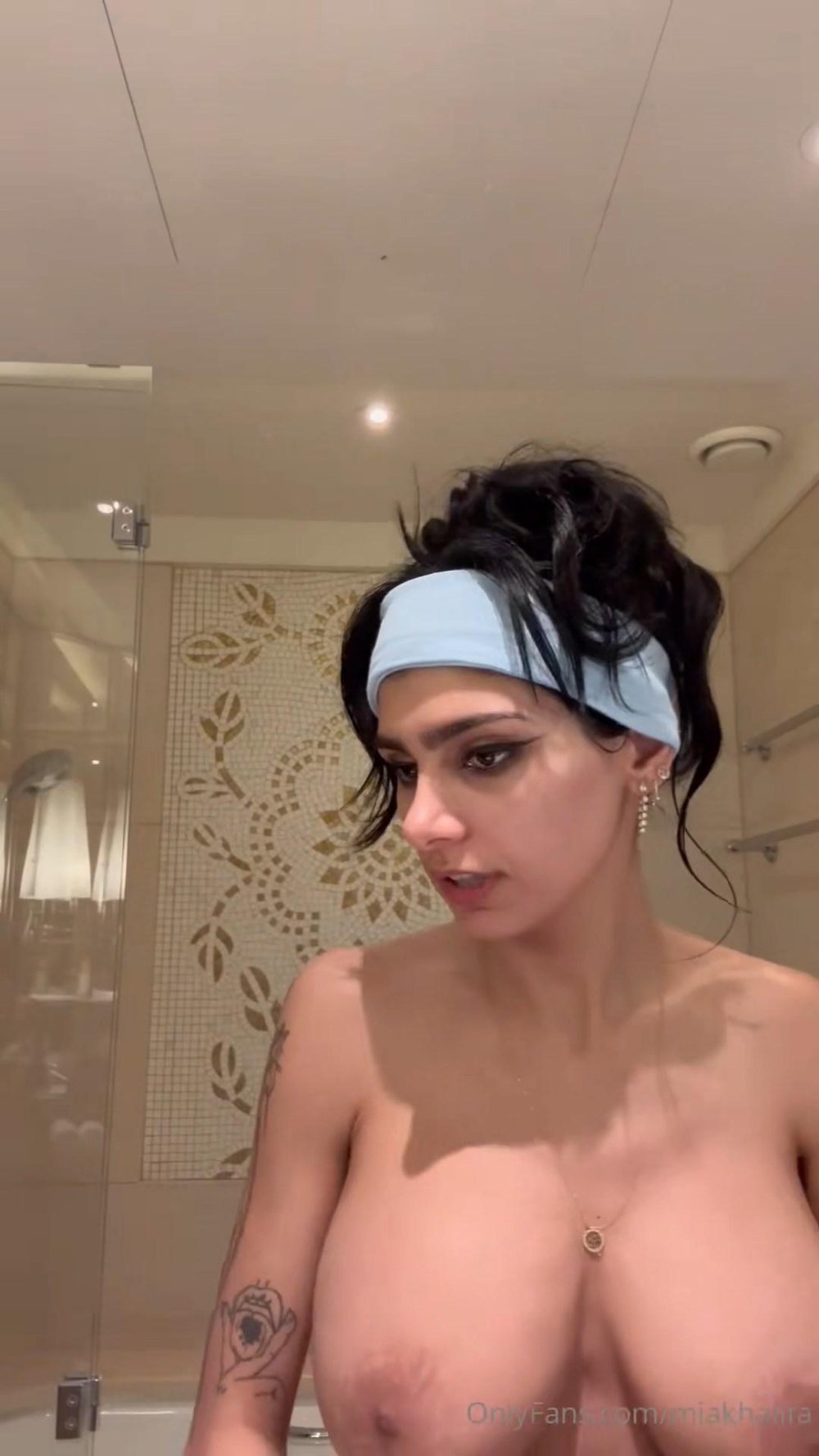 mia_khalifa_nude_bathroom_prep_onlyfans_video_leaked-SGSZSL.jpg