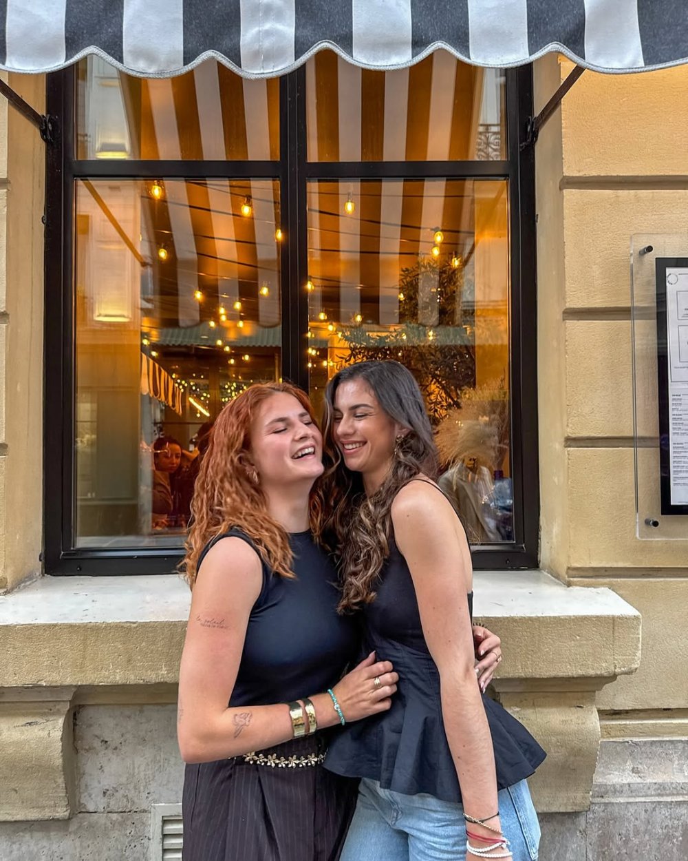 23 ans, beaucoup d’amour, un entourage que j’aime à la folie et comme je l’ai toujours rêvé, d...jpg