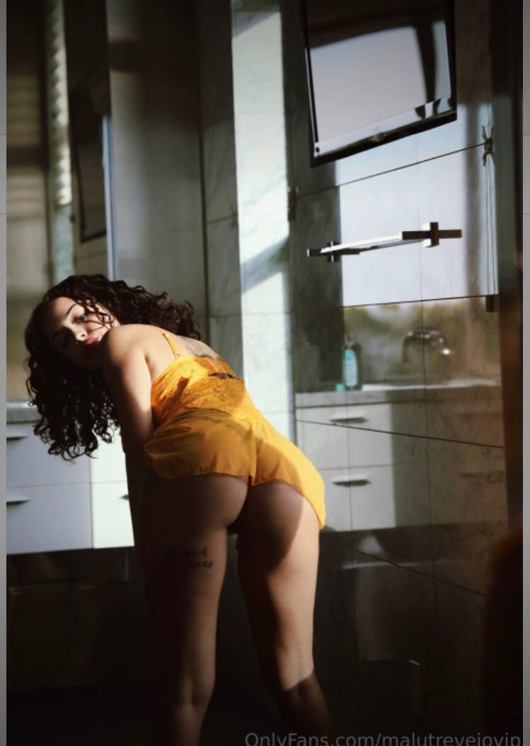 malu_trevejo_sexy_lingerie_teasing_onlyfans_set_leaked-CUXHQZ.jpg