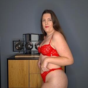 thumbs_300x300_Missflo88_media_60163762.jpg