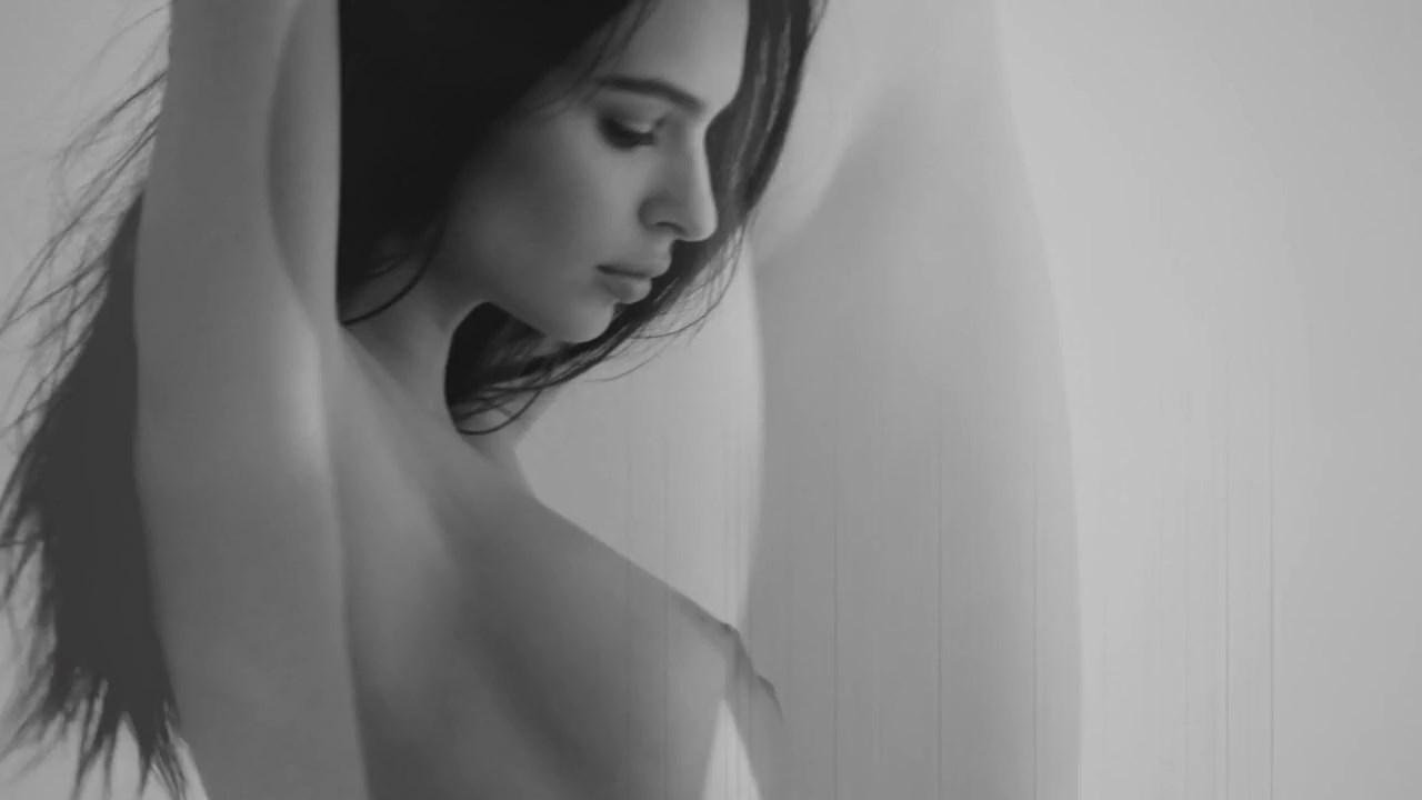 emily_ratajkowski_treats_nude_bts_video_leaked-COXBCV.jpg