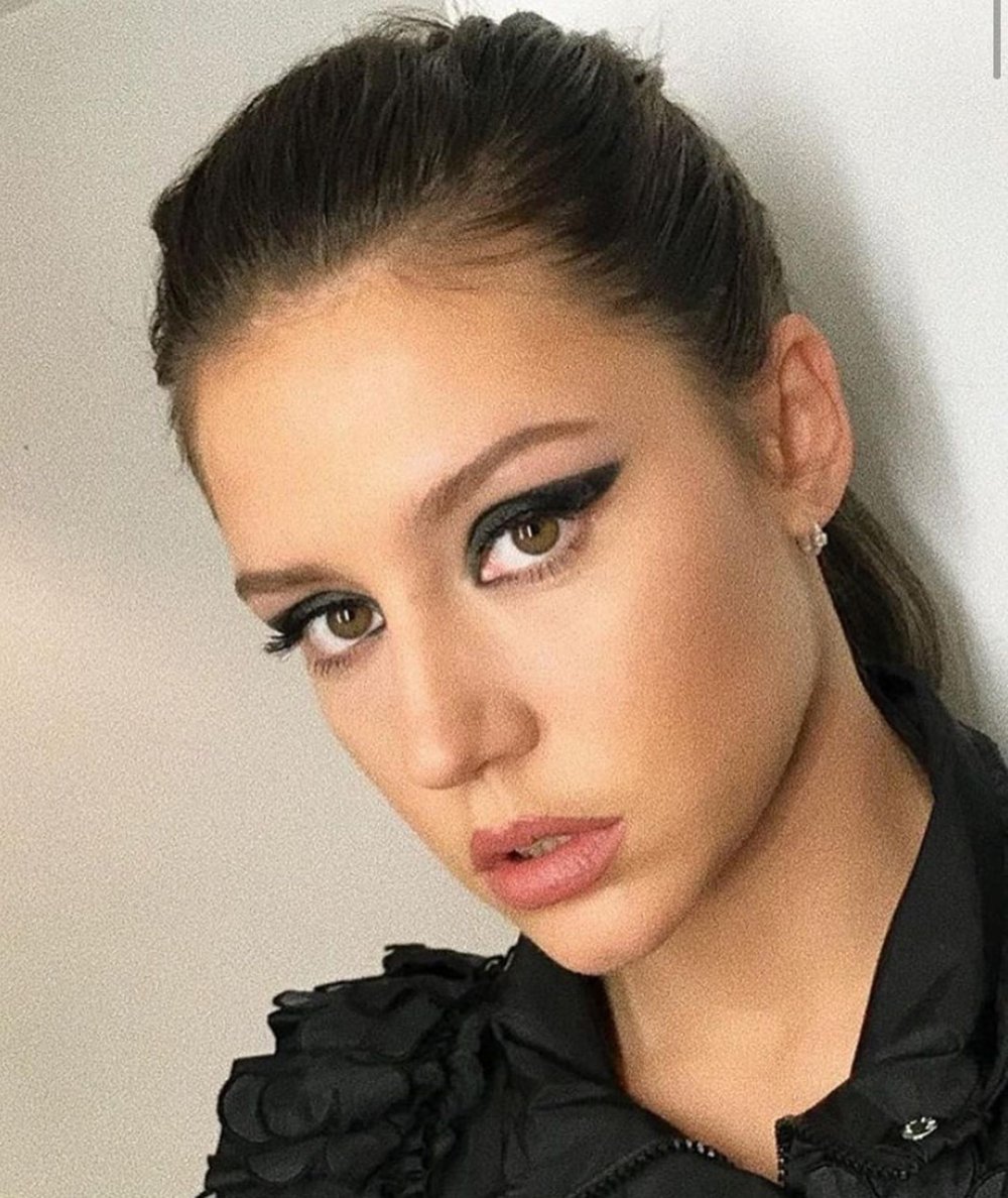 adeleexarchopoulos-post-2019_11_18_21_48-1.jpg
