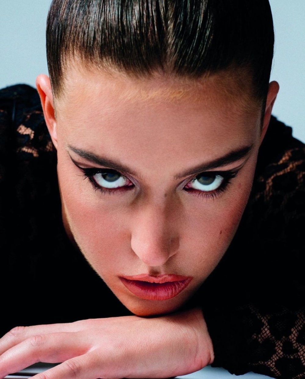 adeleexarchopoulos-post-2022_12_30_20_17-5.jpg