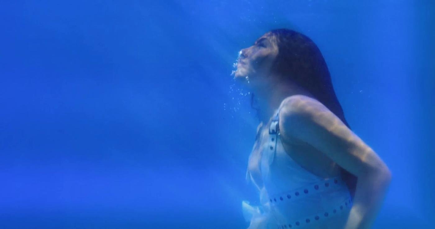 andrea_botez_sexy_wet_dress_dancing_video_leaked-RNCABU.jpg