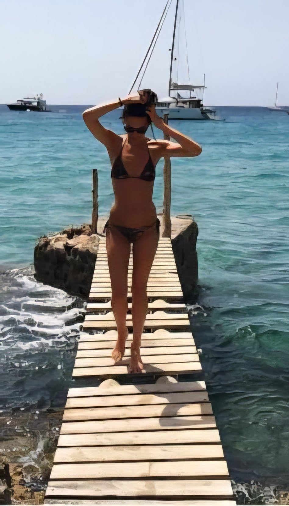 en-bikini-a-la-plage-318788.jpg