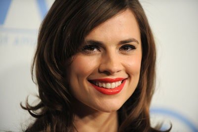 beauty-blogs-girls-in-the-beauty-department-0124-Hayley-Atwell-bright-lipstick_bd.jpg