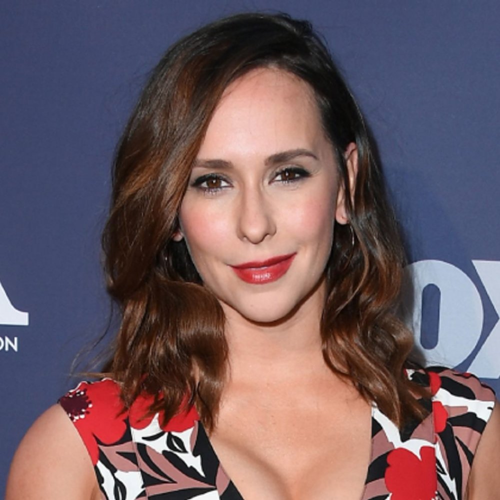 3eeb162a2a06-jennifer-love-hewitt-first-baby-picture-d.jpg