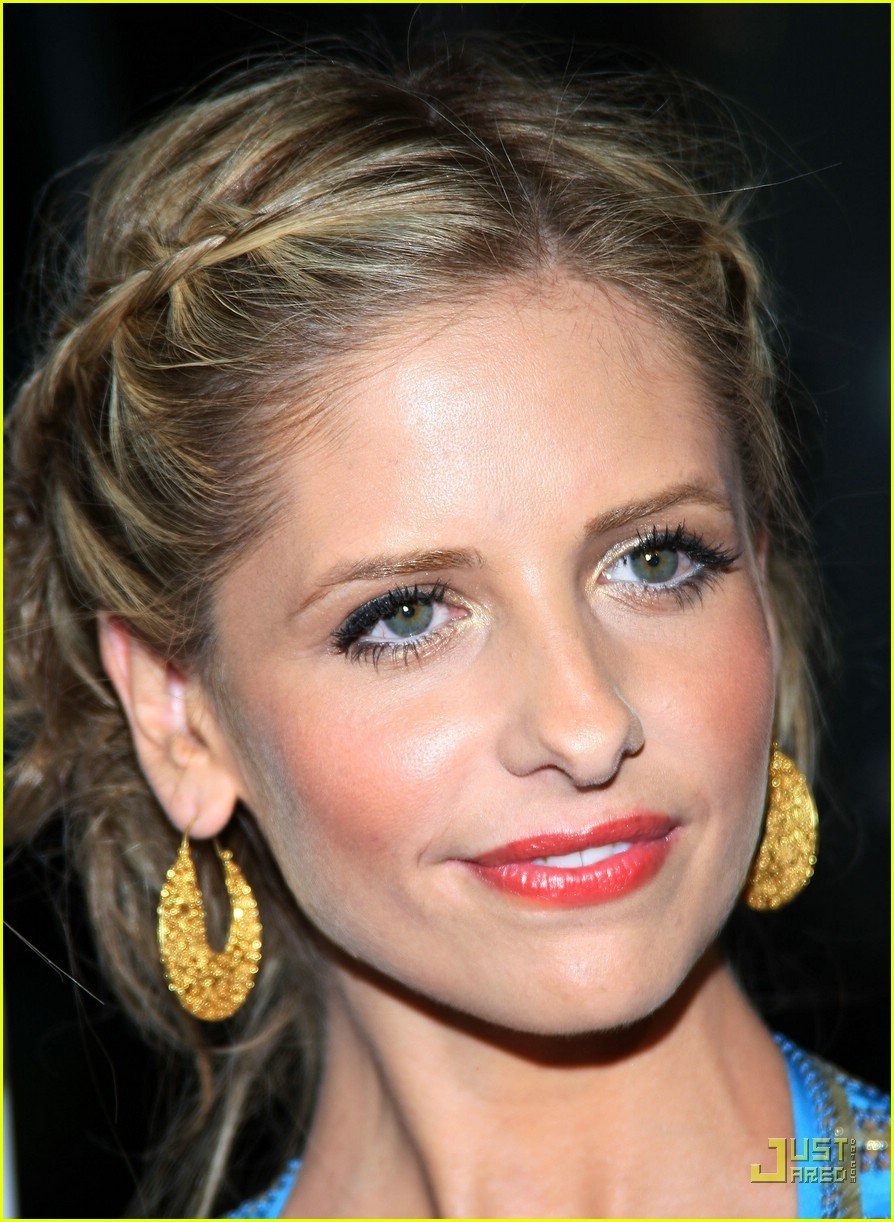sarah-michelle-gellar-brilliant-blue-35.jpg