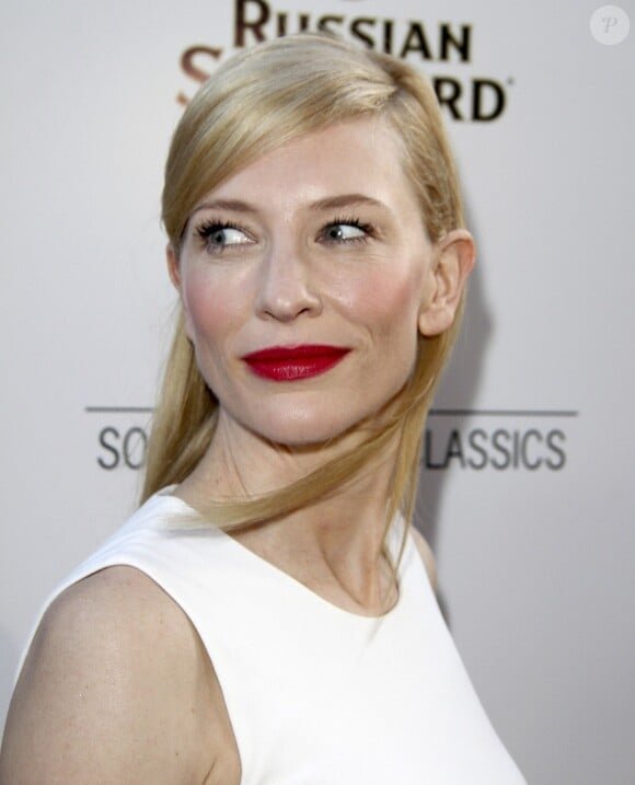 1227679-cate-blanchett-attending-the-premiere-580x0-1 (1).jpg