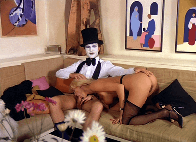25199669-2082230067.gif