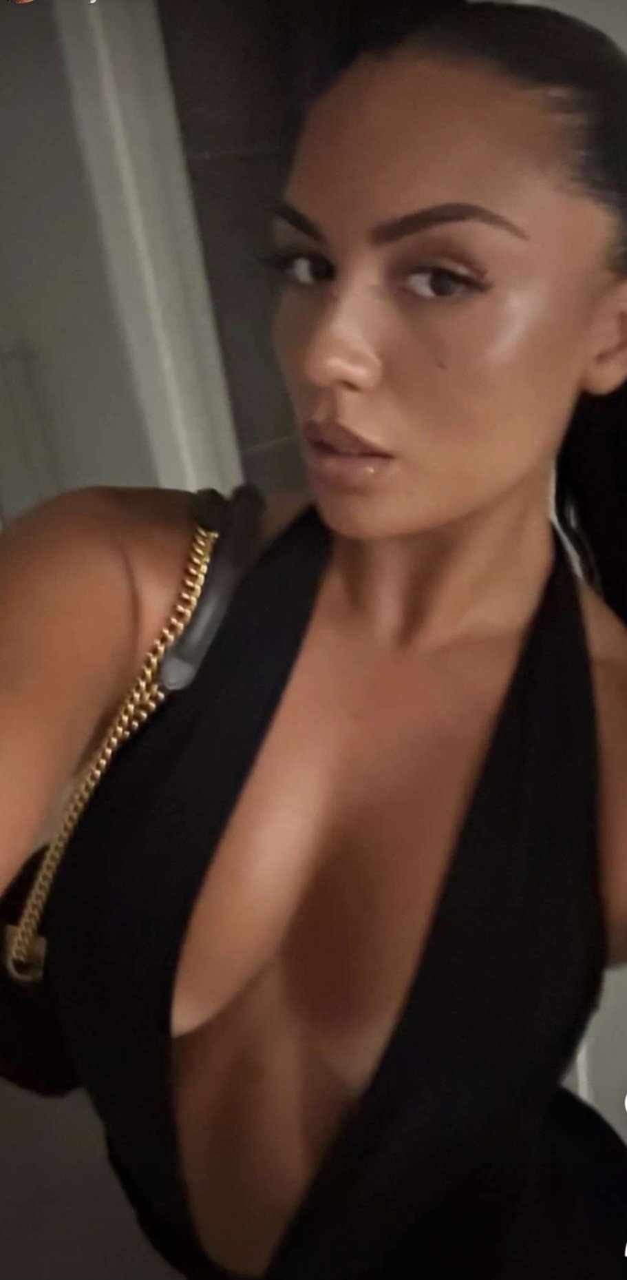 Screenshot_20250801_070831_Snapchat.jpg