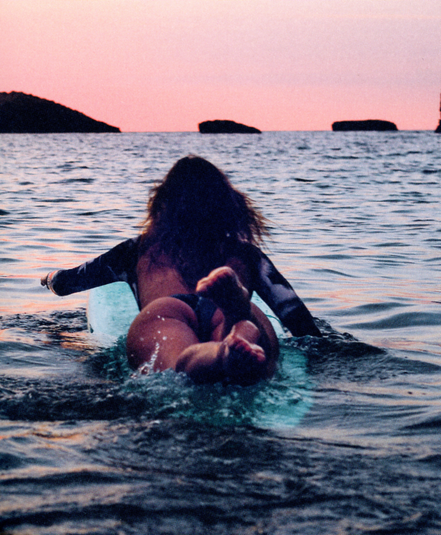 Laury Thilleman Sexy 239.png