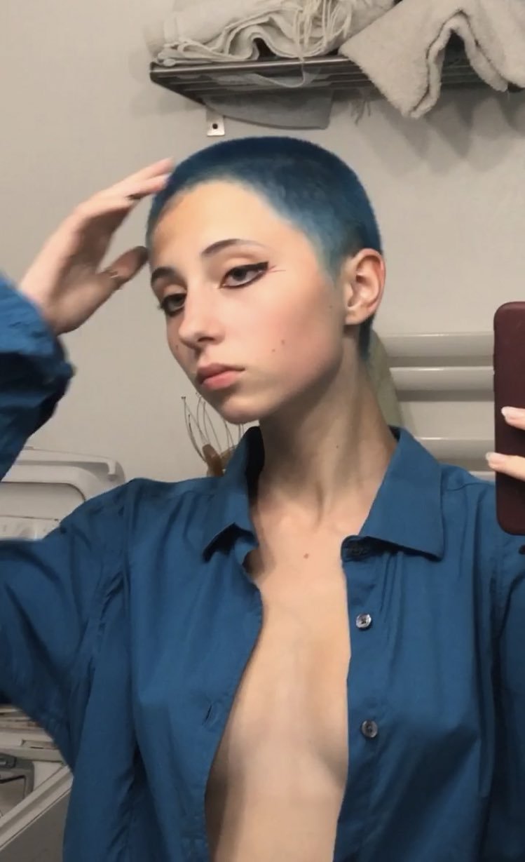 1427355845931712512_2.jpg