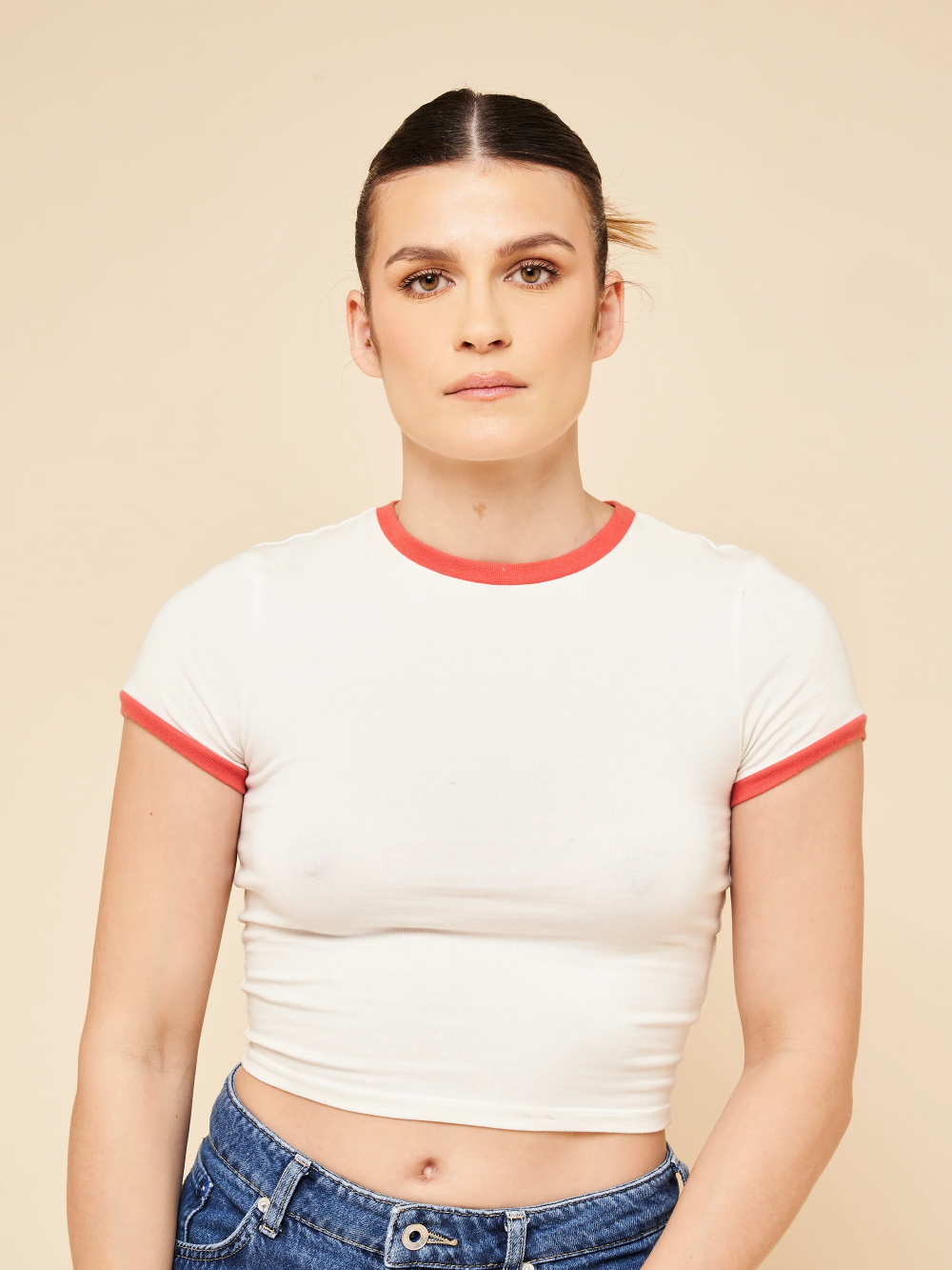 AESMA-20231201-HOTEL_MAHFOUF_W23-TSHIRTBLANC_ROUGES-016.webp.png