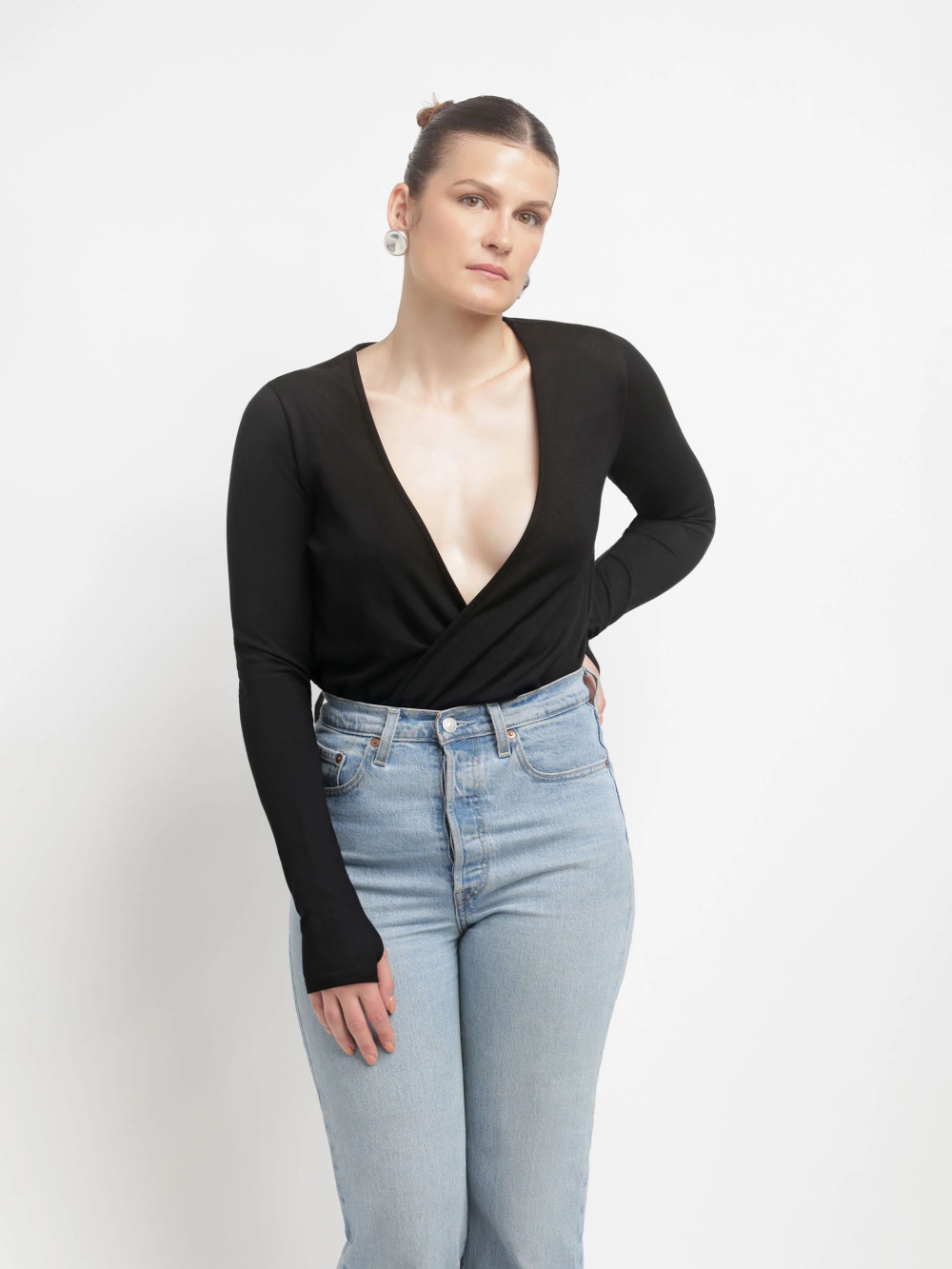Haut_Esplanade_Noir-Solene_03.webp.png