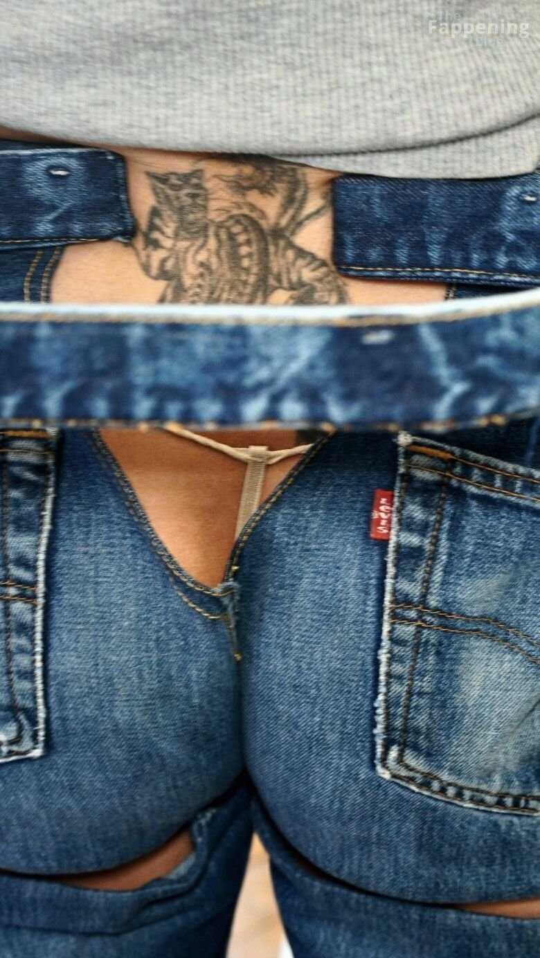 Miley-Cyrus-Nude-Sexy-27-thefappeningblog.com_.jpg