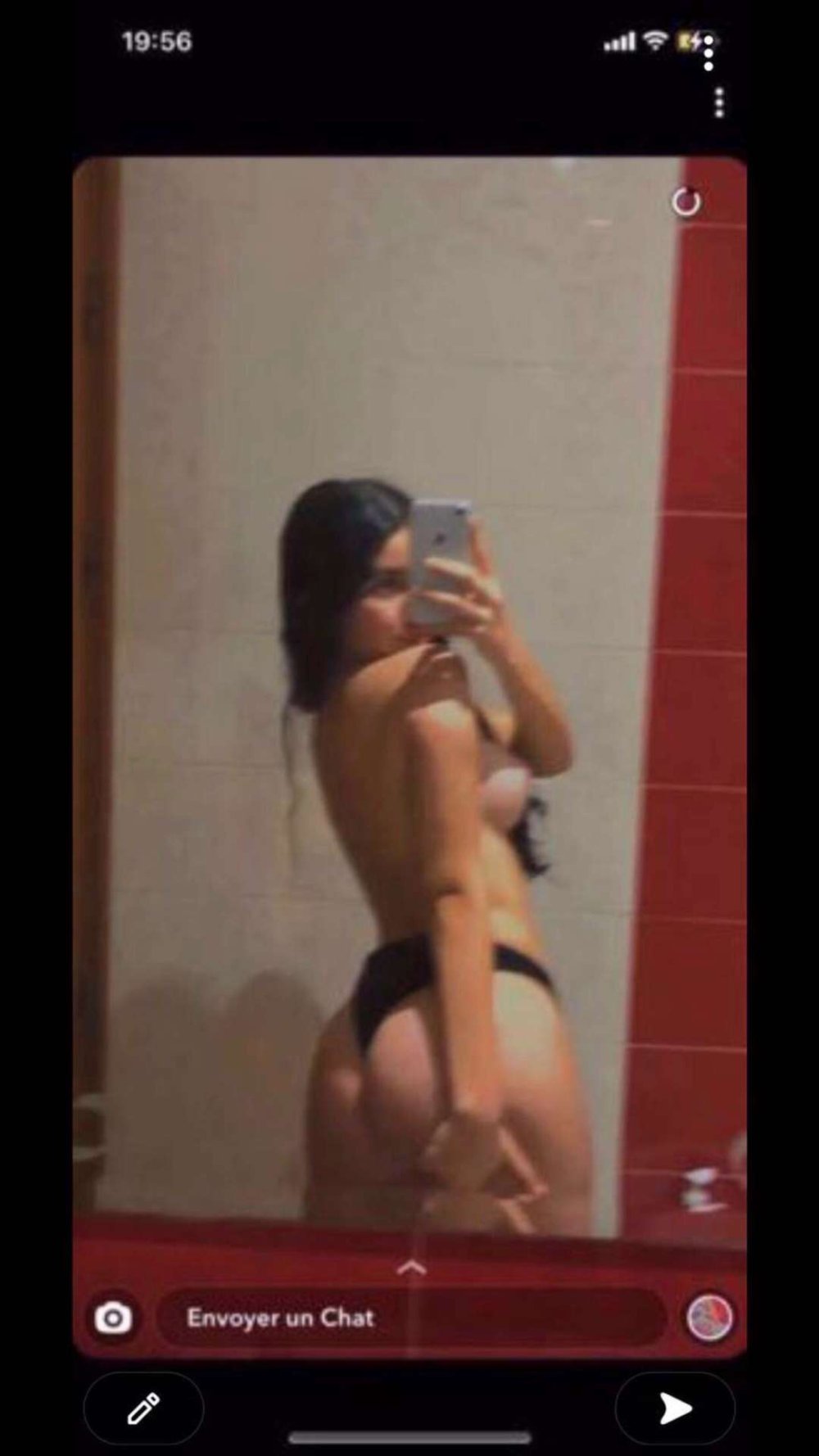 Snapchat-847572324.jpg