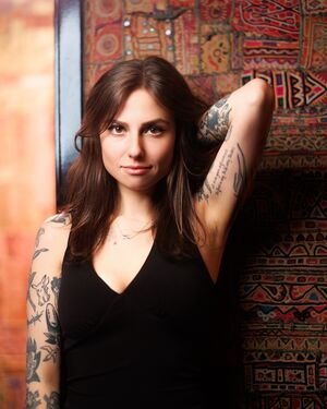 natalie-cuomo_0147_300px.jpg