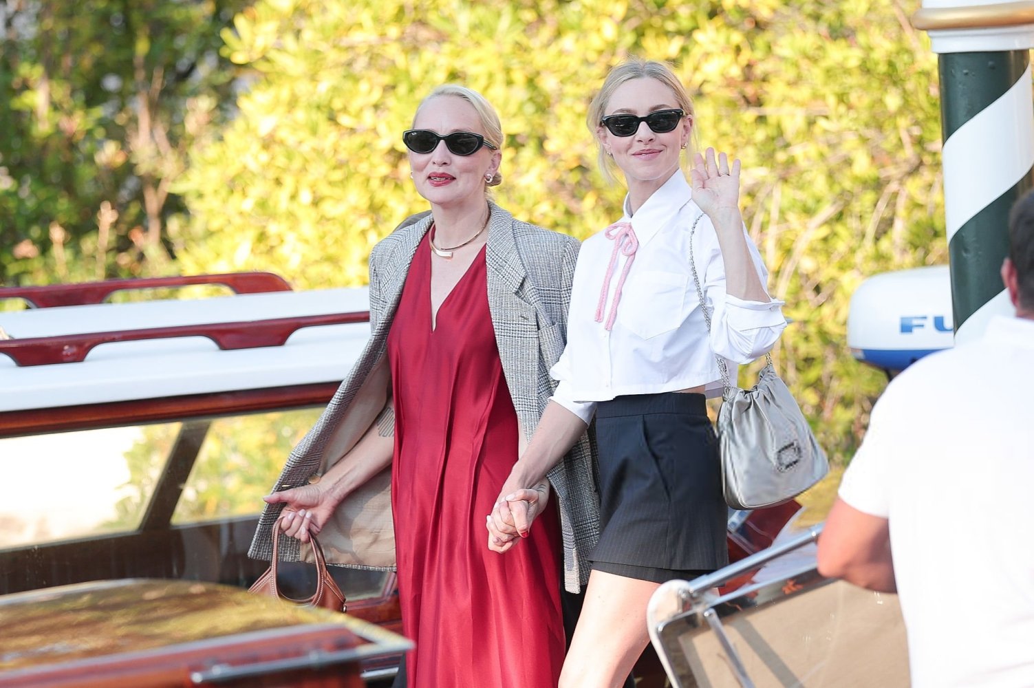 Amanda_Seyfried_arrives_at_Hotel_Excelsior_in_Venice_08-31-20250017.jpg