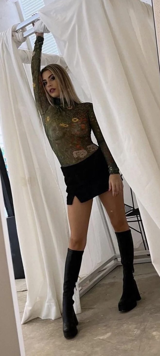 carolina-castelinho-v0-m8yyzwo0i60a1.jpeg