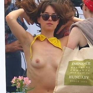 Dakota-Johnson-Leaked1362.JPG