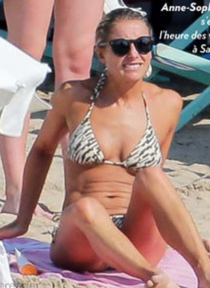 Anne Sophie Lapix Sexy 60.PNG